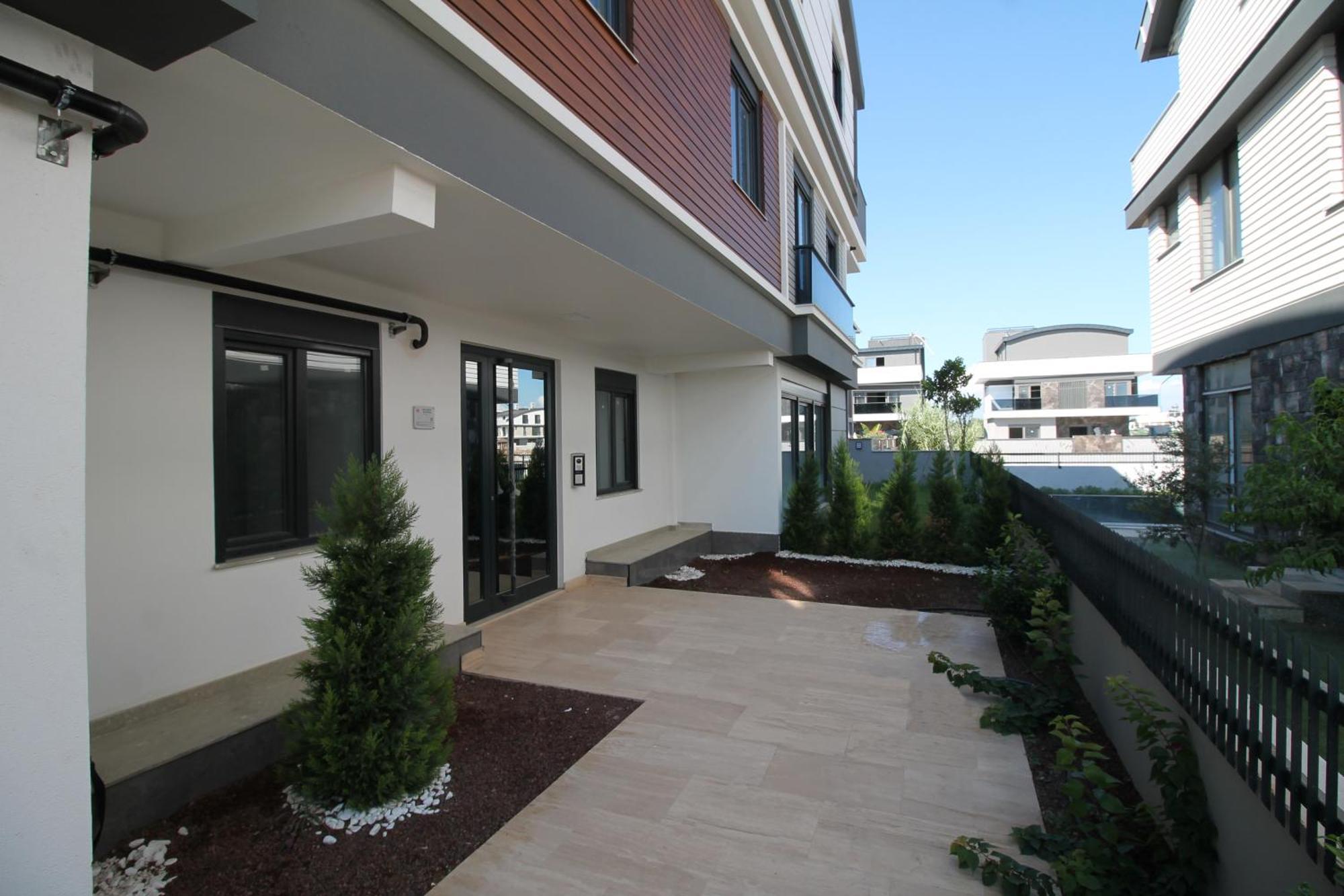 New Flat&large Living Space 2-6 Near By Lara Daire Antalya